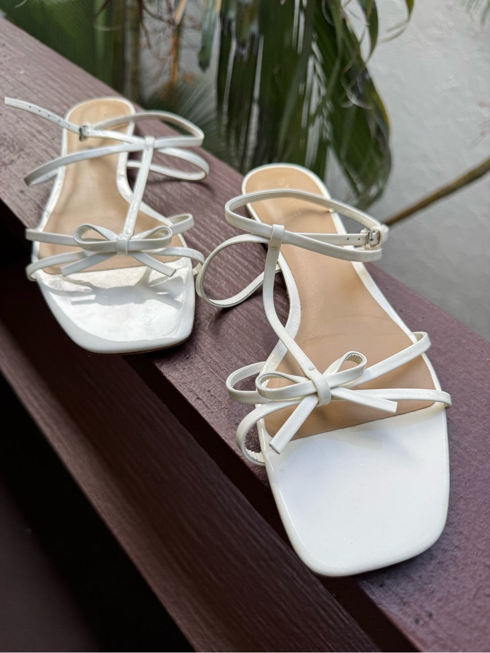 Elegant Strappy Bow Sandals - Women